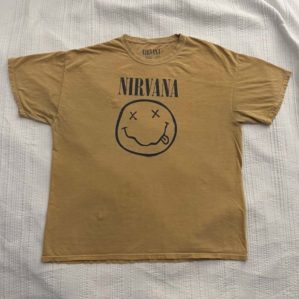 Nirvana Graphic T-Shirt Size XL Yellow Smiley Face Band Tee